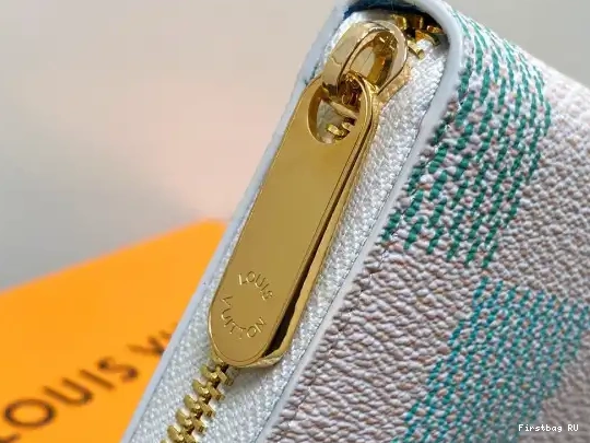 First bag ru LOUIS WALLET-19.5*10.5*2.5 cm VUITTON ZIPPY 0702